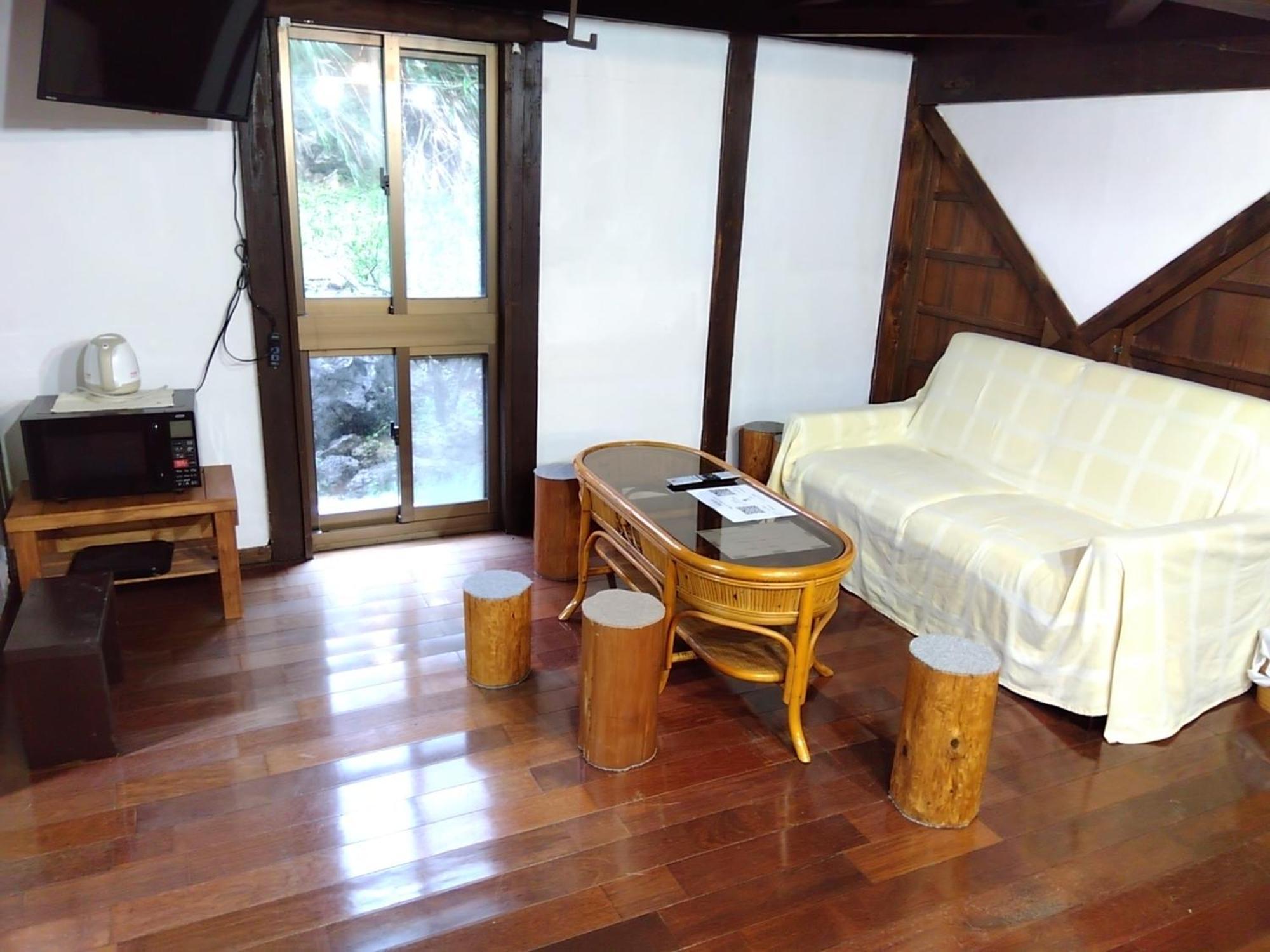 Hotel Ｐｅｎｓｉｏｎ　Ｓｈｉｍａｋａｚｅ Motobu Exterior foto